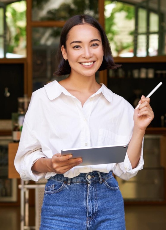 Eenvoudig tijd besparen op de horeca-administratie met de slimme urenregistratie van The Chef's Clock.